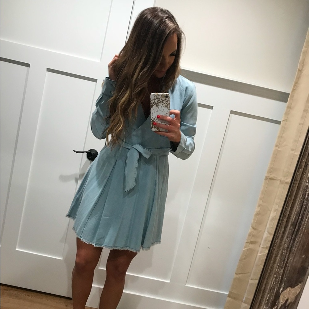 BB Dakota Chambray Wrap Dress NWT Size 8